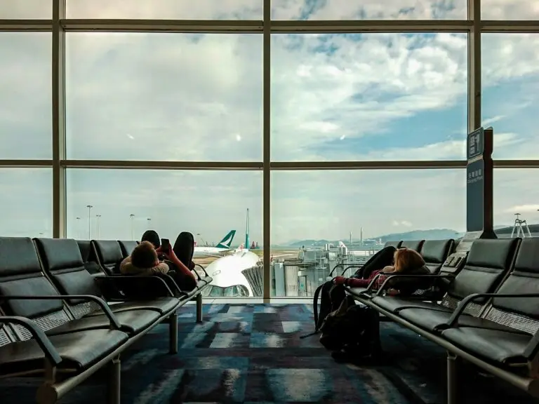 Struggling with jet lag after a vacation? Dr. Jennifer Luis shares her personal naturopathic protocol for resetting your circadian rhythm and protecting your cellular age.